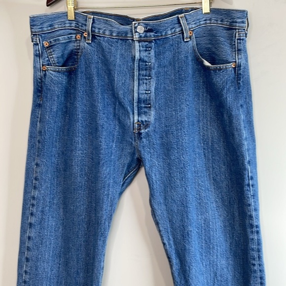 Levis Mens 501 Straight Leg Jeans Blue Medium Wash Button Fly Size Red Tab 40x32 - Picture 3 of 12